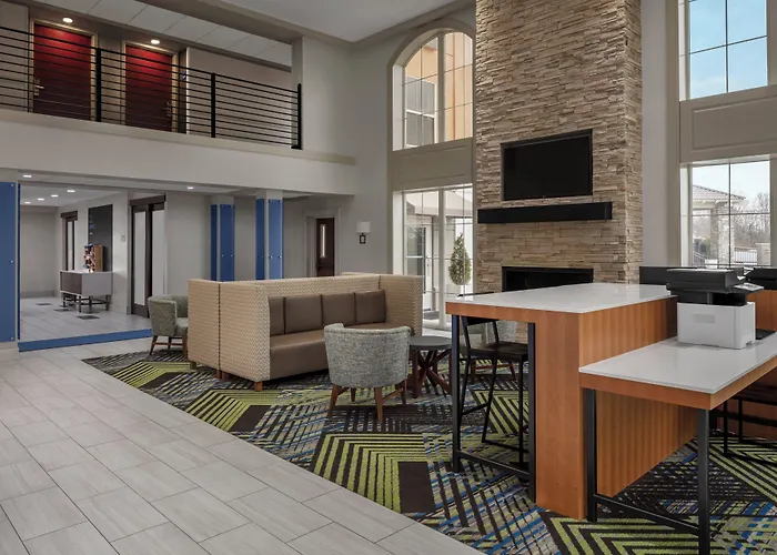 Holiday Inn Express & Suites Asheville Sw - Outlet Ctr Area By Ihg