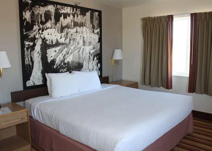 Super 8 By Wyndham Green River