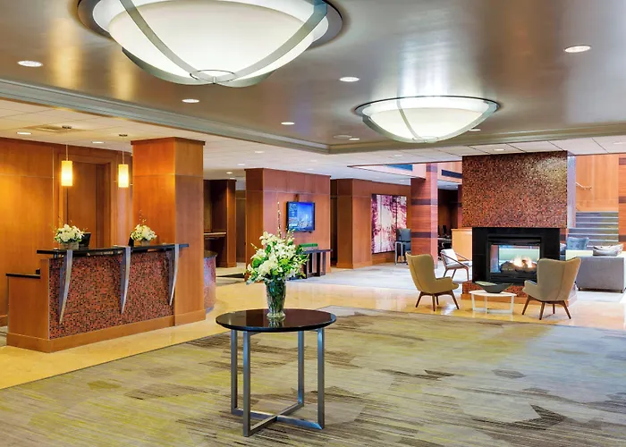 Courtyard By Marriott Boston Logan Airport