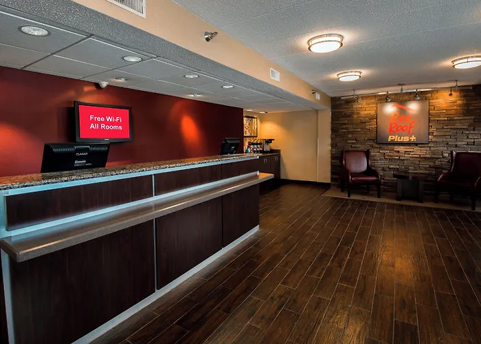 Red Roof Inn Plus+ Chicago - Naperville