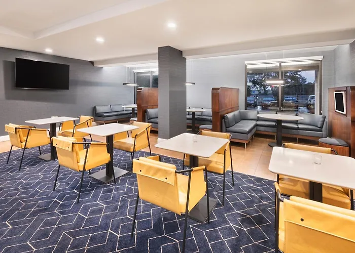 Courtyard By Marriott Burlington
