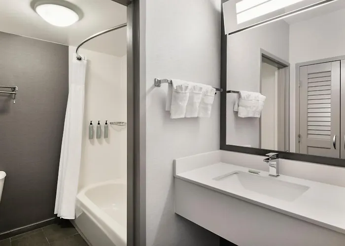Courtyard By Marriott Burlington