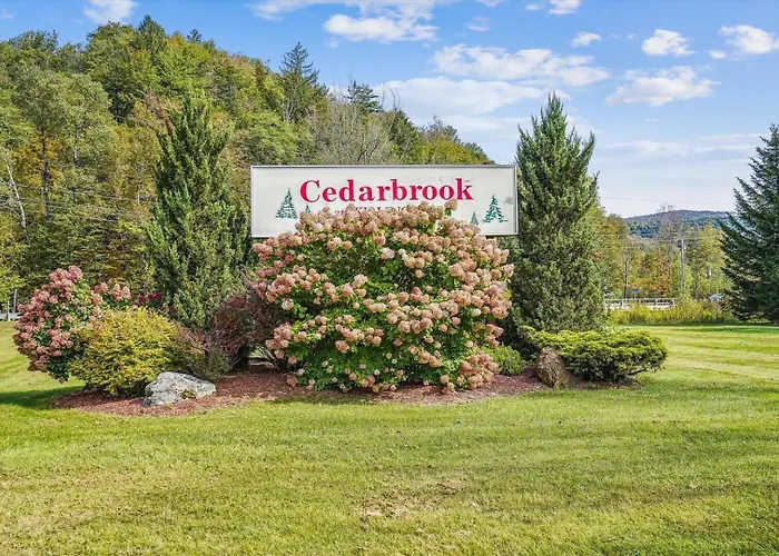 110 Cedarbrook Queen Studio