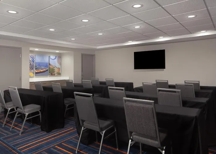 Hampton Inn & Suites Cleveland-Mentor