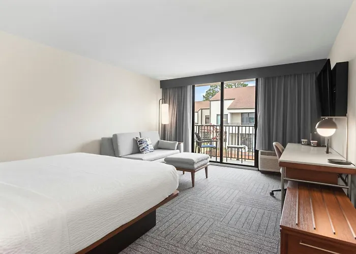 Courtyard By Marriott Columbus