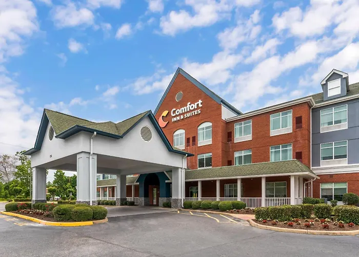 Comfort Inn & Suites Hampton Near Coliseum