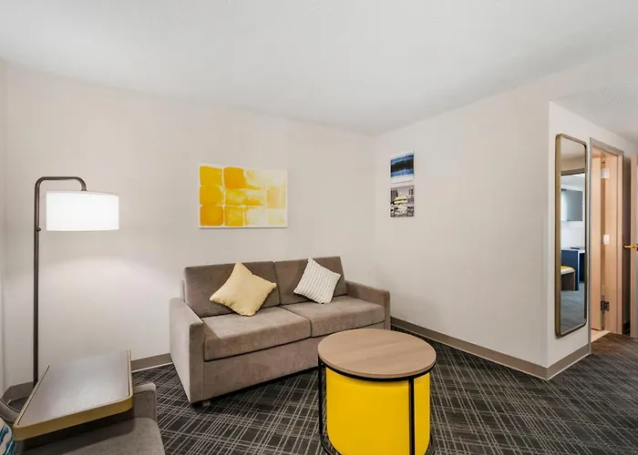Comfort Inn & Suites Hampton Near Coliseum