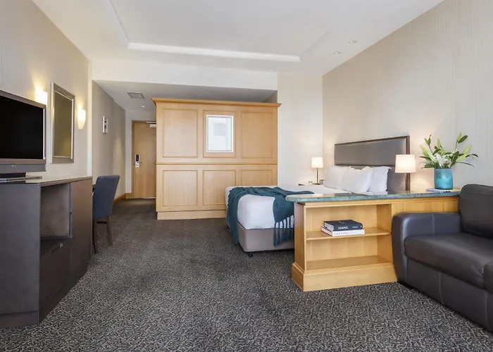 Oaks Gold Coast Hotel
