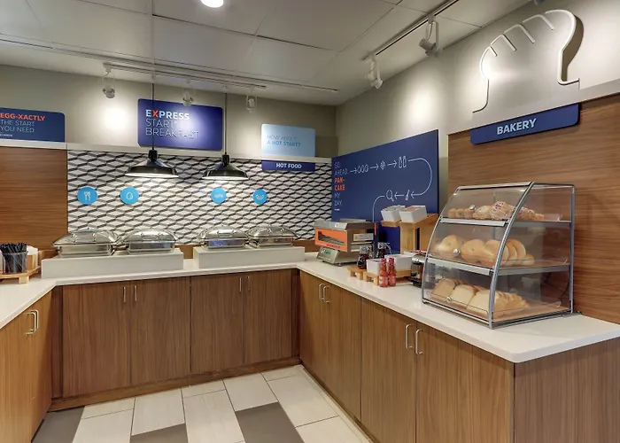 Holiday Inn Express - Cincinnati North - Monroe By Ihg