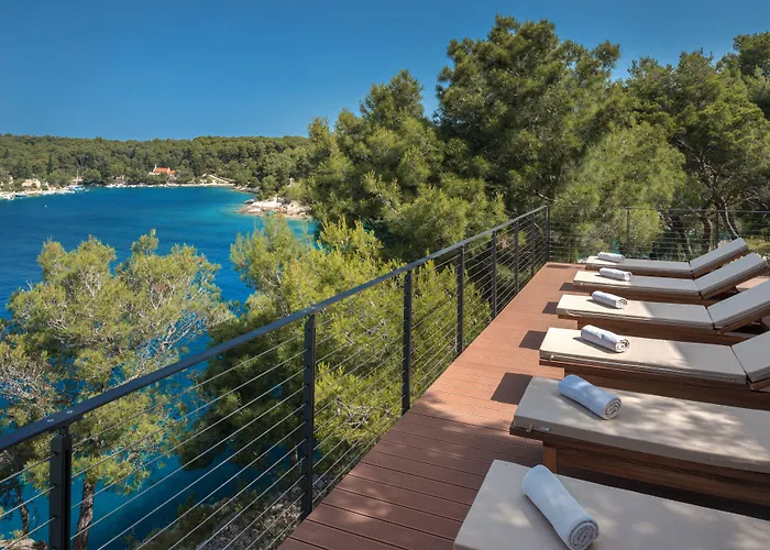 Gava Waterman Milna Resort