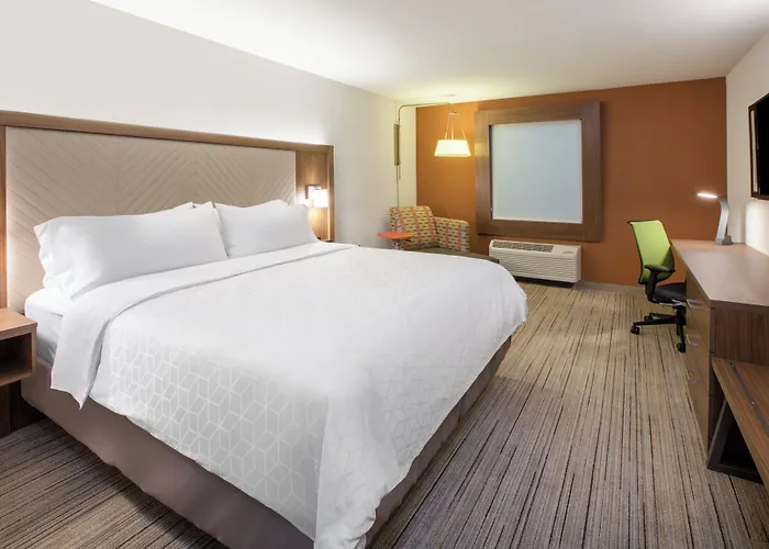 Holiday Inn Express & Suites North Fremont By Ihg