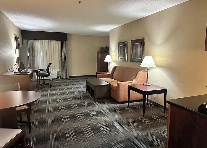 Holiday Inn Express & Suites Meriden By Ihg