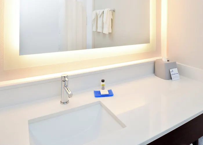 Holiday Inn Express & Suites Pueblo By Ihg