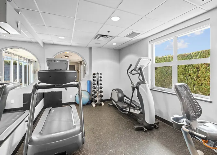 Holiday Inn Hotel & Suites Surrey East - Cloverdale By Ihg