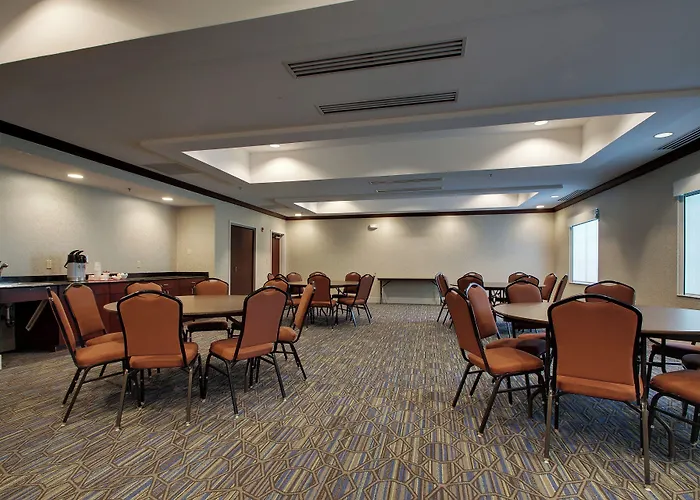 Holiday Inn Express Hotel & Suites Middleboro Raynham By Ihg