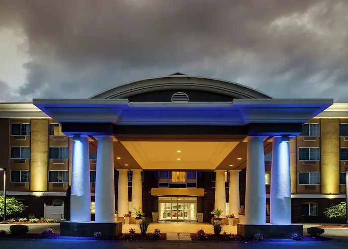 Holiday Inn Express Hotel & Suites Middleboro Raynham By Ihg