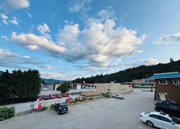 Canadas Best Value Inn & Suites-Castlegar