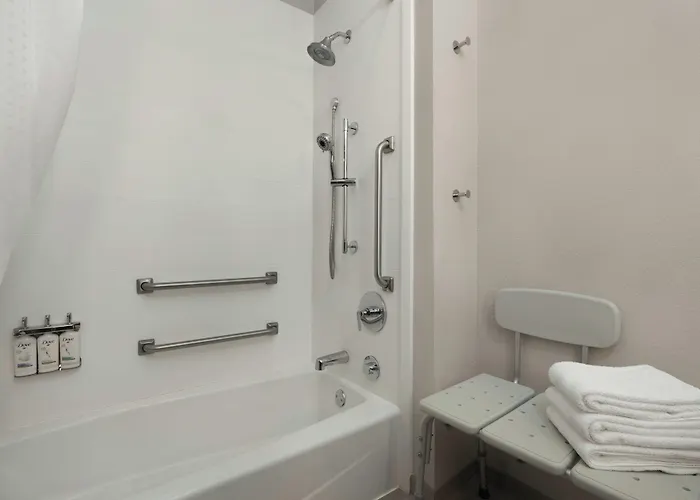 Holiday Inn Express & Suites Acworth - Kennesaw Northwest By Ihg