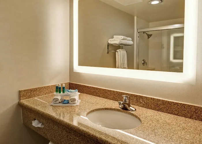 Holiday Inn Express Newport Beach By Ihg