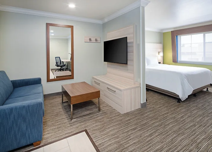 Holiday Inn Express & Suites Watsonville By Ihg