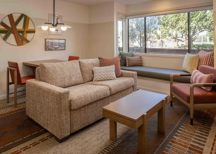 Chaminade Resort & Spa