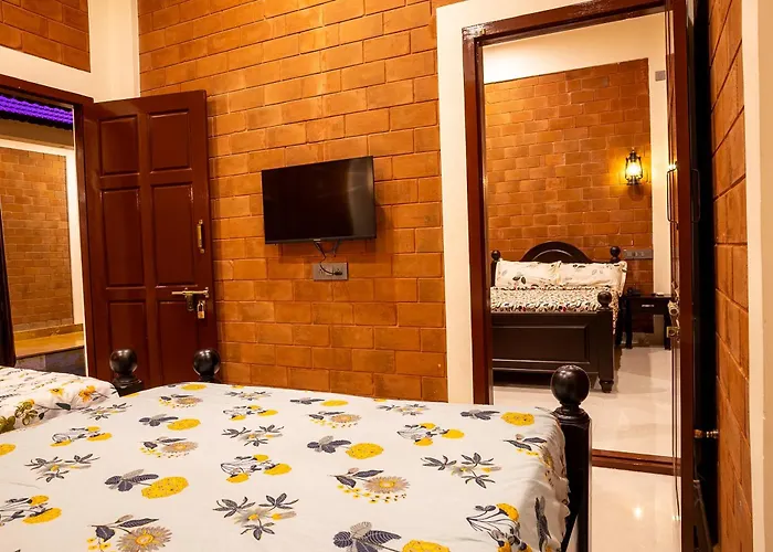Phoenix Holiday Home