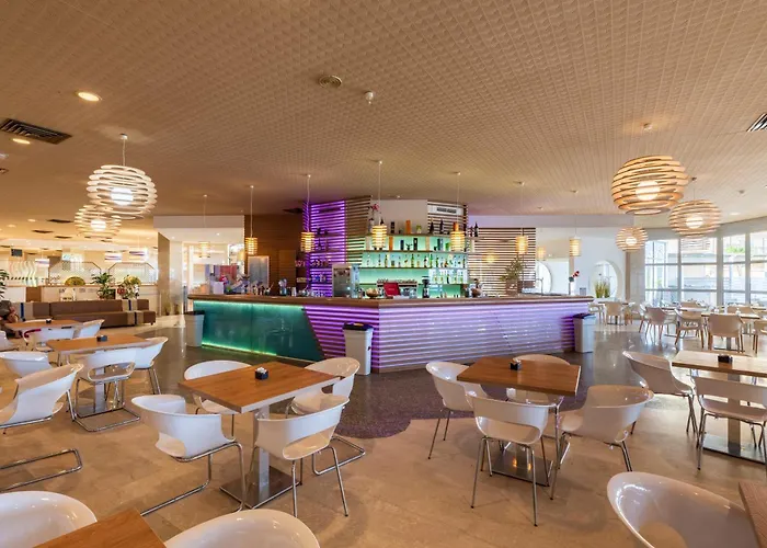 Hotel Baia Di Conte Club & Resort