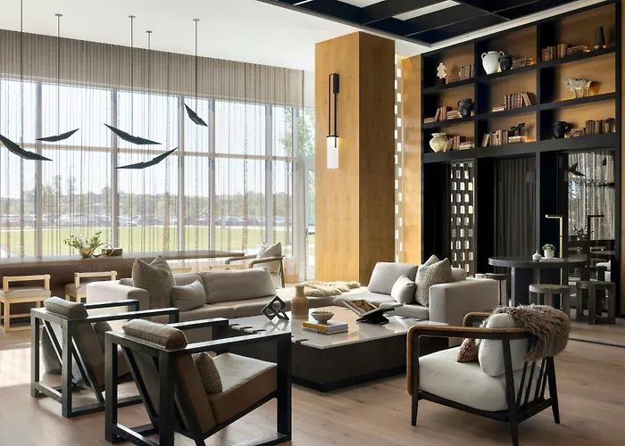 Omni Viking Lakes
