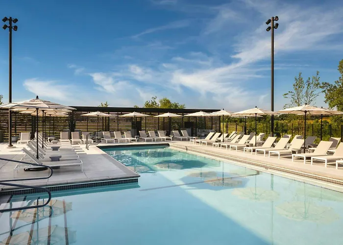 Omni Viking Lakes