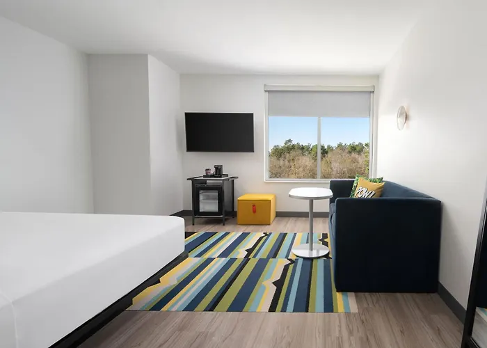 Aloft By Marriott Shenandoah Woodlands Area