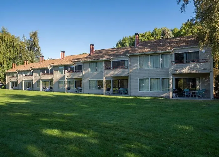 Wapato Point Resort