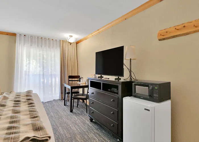Selkirk Lodge