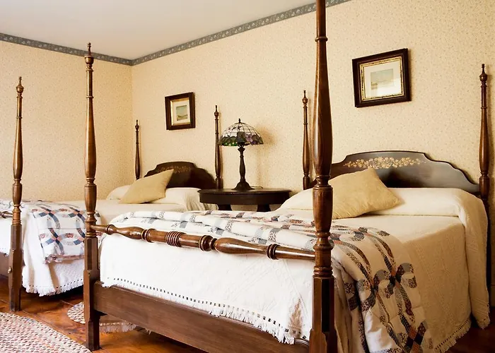 Winter Clove Inn & Resort
