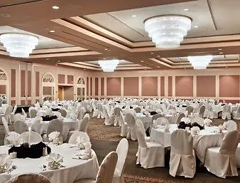 Holiday Inn Hampton-Coliseum Conference Center