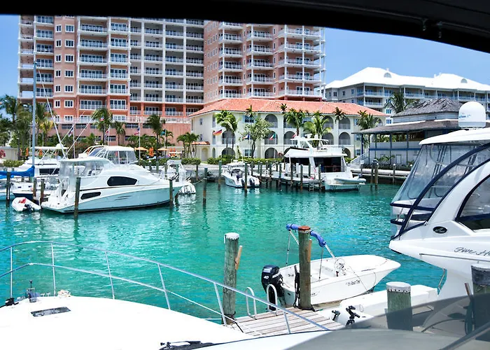 Paradise Harbour Club & Marina