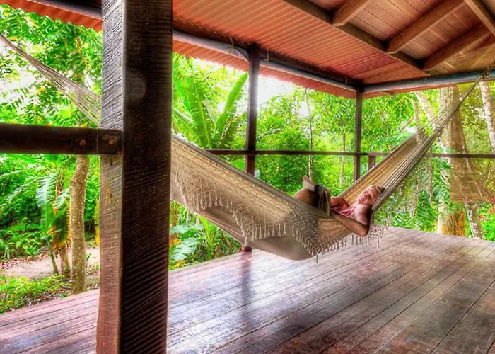 Iguana Lodge Beach Resort