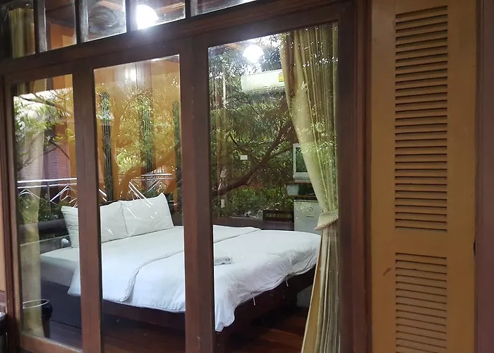 Ruean Mai Chai Khlong