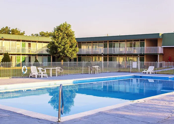 Budget Host Inn
