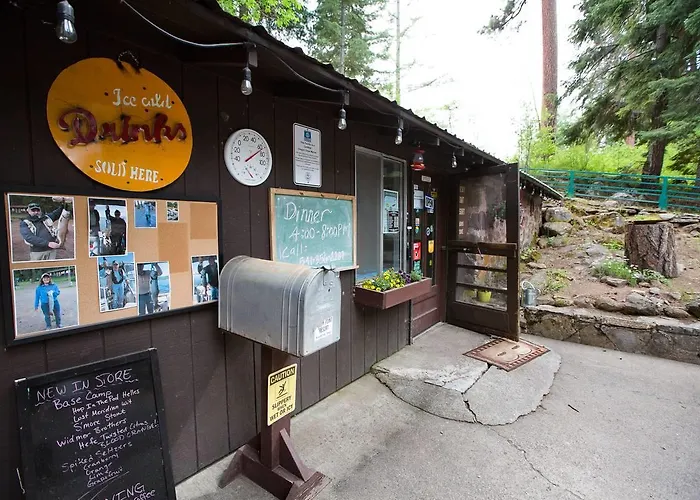 Crater Lake Gateway-Rocky Point Resort