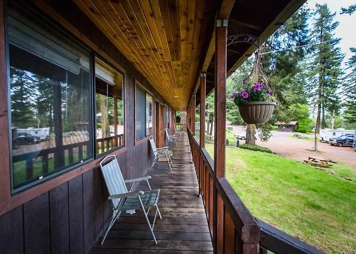 Crater Lake Gateway-Rocky Point Resort