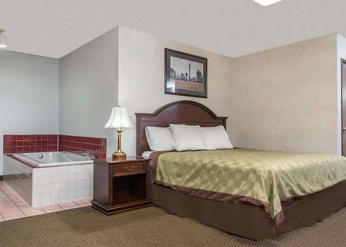 Howard Johnson By Wyndham West Fargo