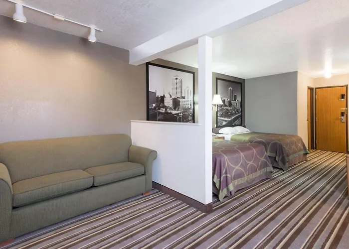 Super 8 By Wyndham Bernalillo