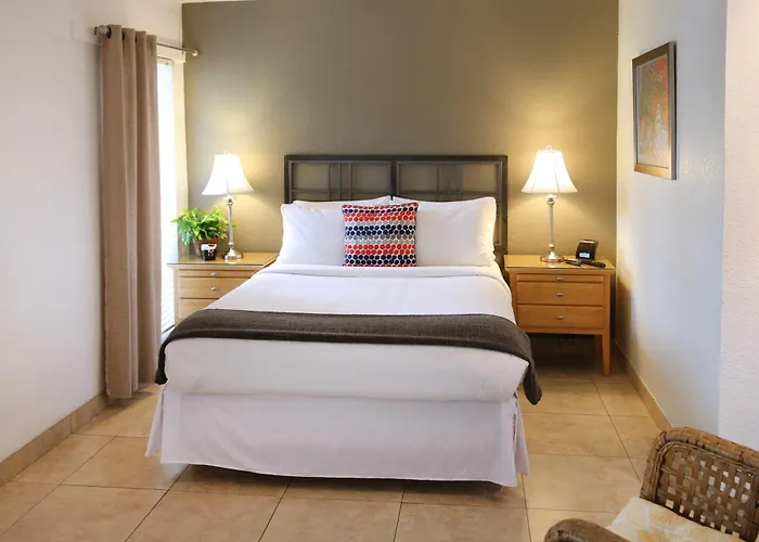 The Cabanas Guesthouse & Spa - Gay Resort Catering To Gay Men