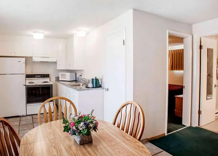 Quality Inn & Suites Bremerton Near Naval Shipyard