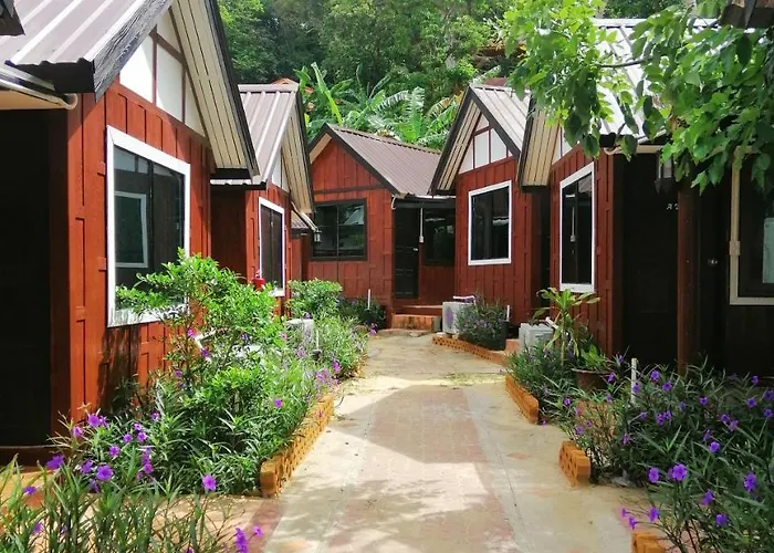 Phi Phi Long Beach Bungalow