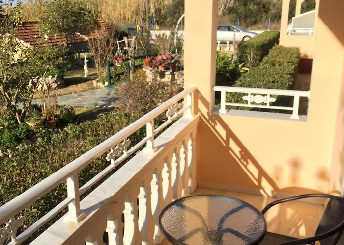 Eleni Apartments