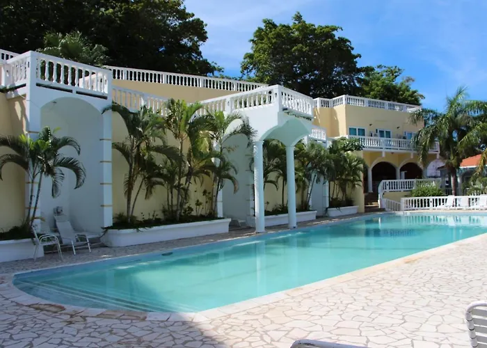 West End Dive Resort