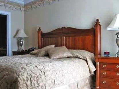 Copperfield Inn