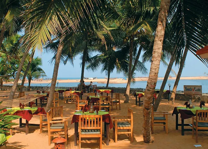 Beach And Lake Ayurvedic Resort, Kovalam