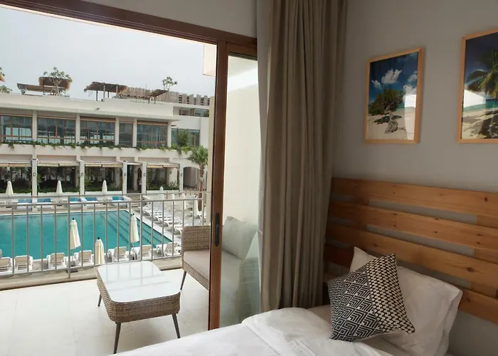 La Siesta Hotel & Beach Resort